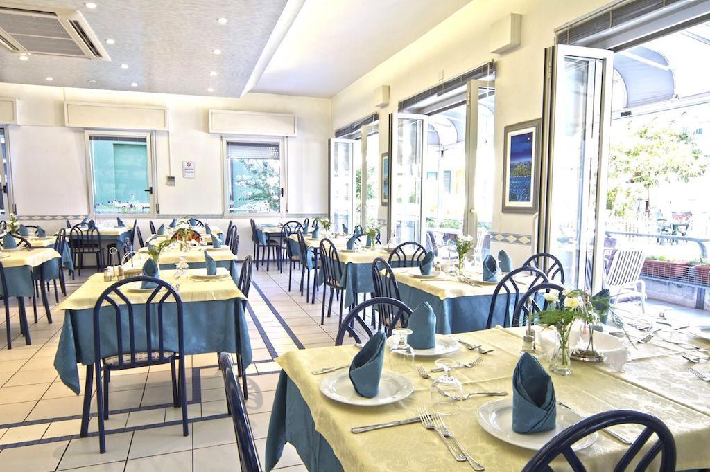 Hotel Vienna Bellaria-Igea Marina Buitenkant foto