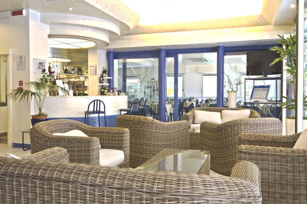 Hotel Vienna Bellaria-Igea Marina Buitenkant foto