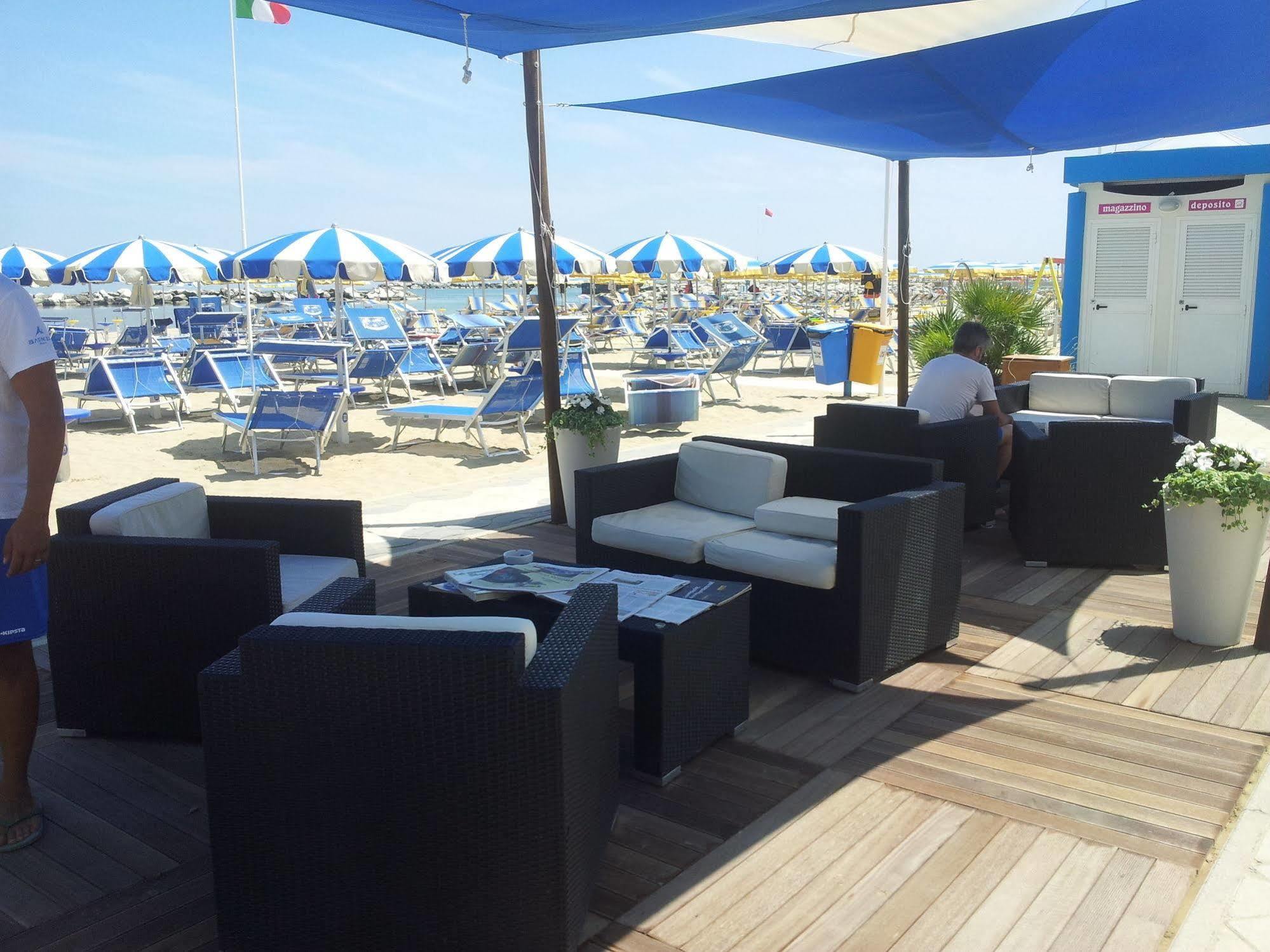 Hotel Vienna Bellaria-Igea Marina Buitenkant foto
